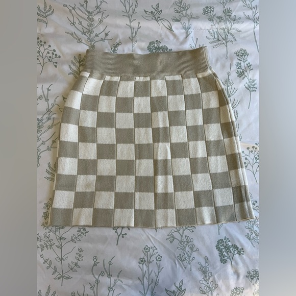 Charlie Holiday womens Avalon Checkered Skirt in White size 4 preppy academia - Picture 5 of 9